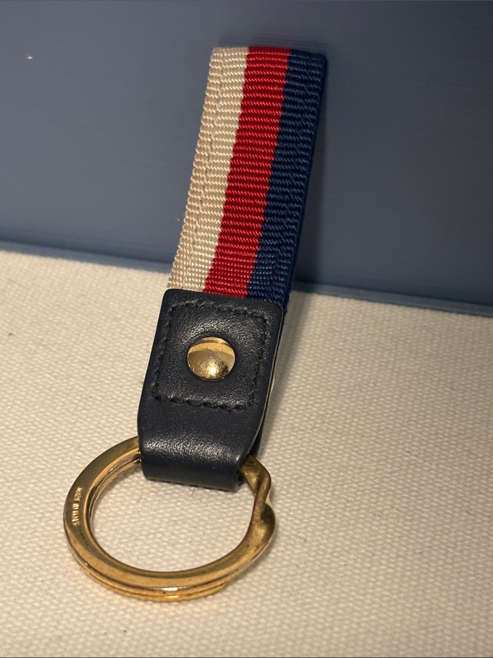 GUCCI Interlocking Pearl Keychain - Picture 4 of 8